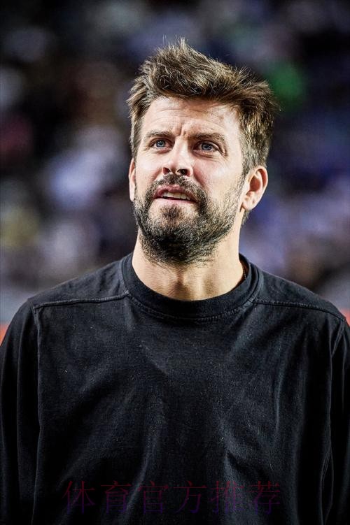 皮克:巴斯克斯的点球不该判 他主动伸脚去找接触